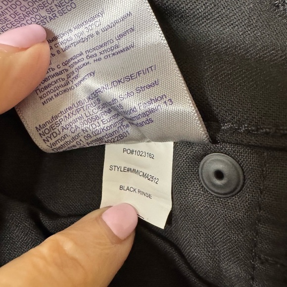 NYDJ Mariyln Lift Tuck Straight Jeans in Black size 8 - Picture 8 of 8